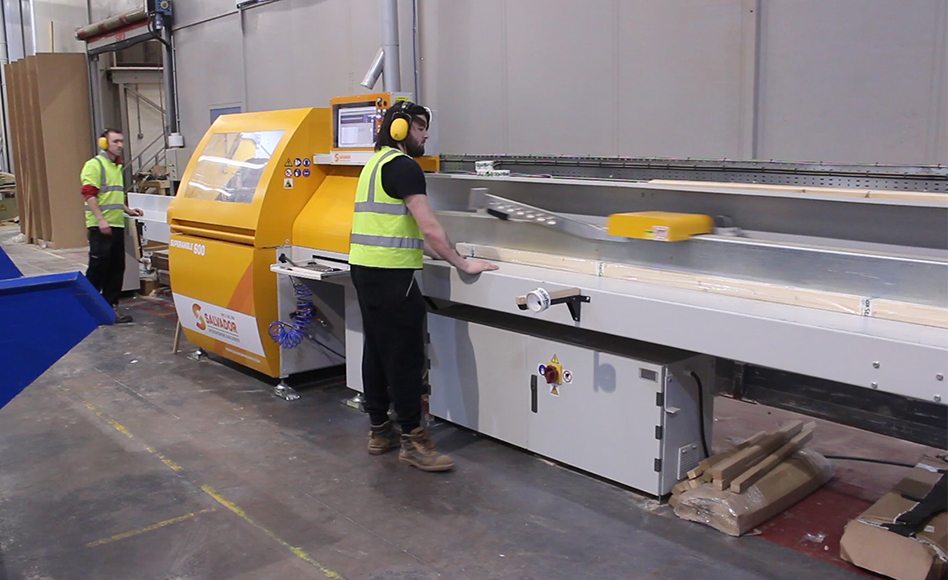 Salador SuperAngle 600 automatic crosscut at StairBox