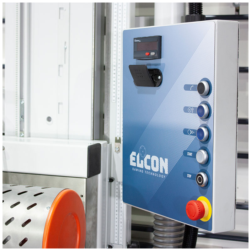 Machine controls on Elcon ADVANCE vertical panel saw