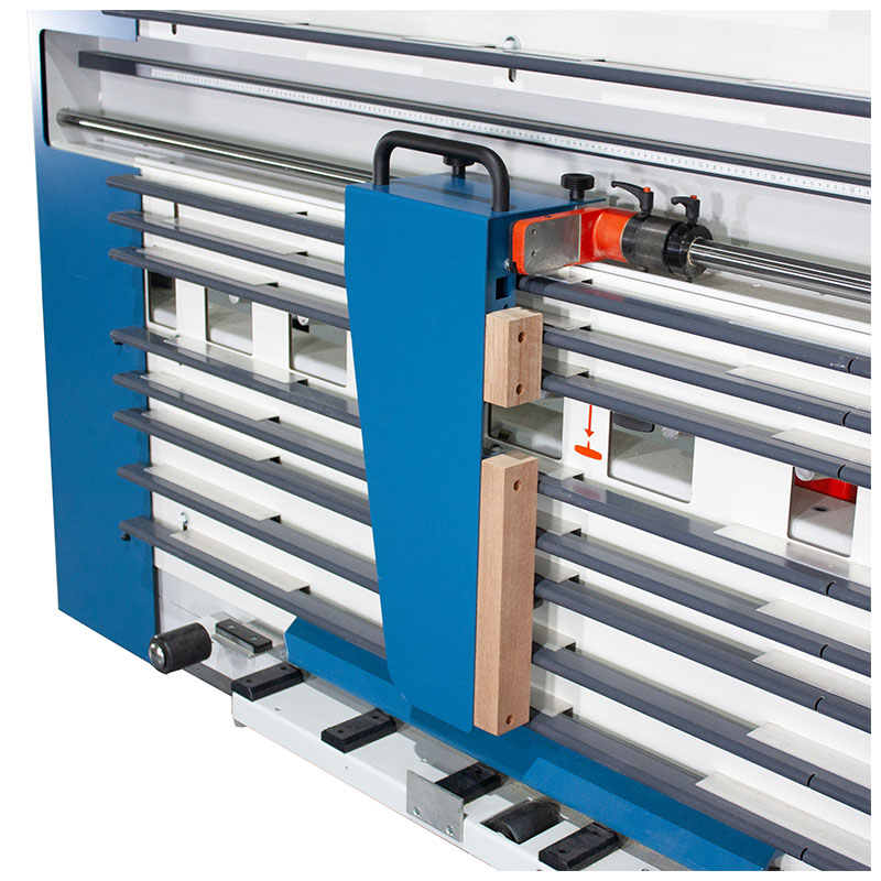 Optional extension to measuring stop on Elcon DSX vertical panel saw